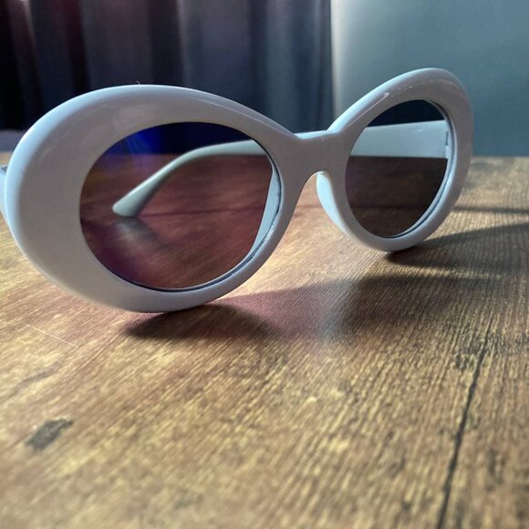 White Kurt Cobain style Oval Cat Eye Sunglasses with Dark Lenses - Picture 8 of 9